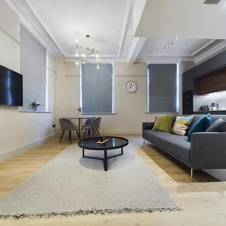 Classy 2Bedroom City Centre Apt-2